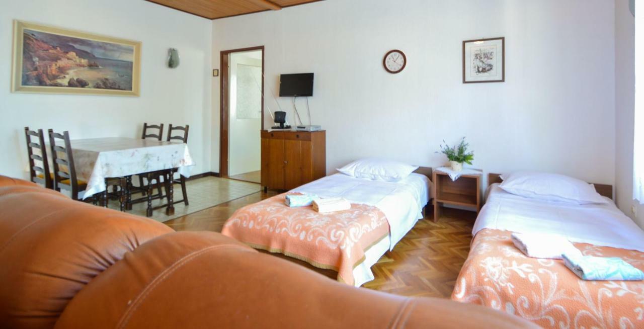 Apartments Rada Novi Vinodolski Esterno foto